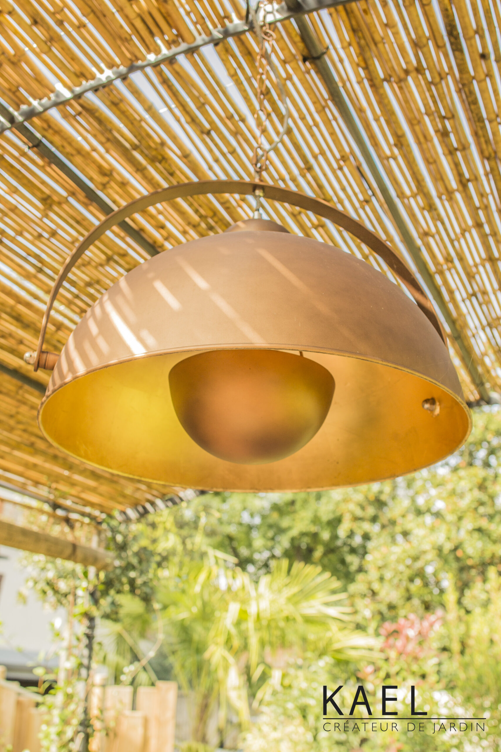 Vue sur la terrasse en lame minérale