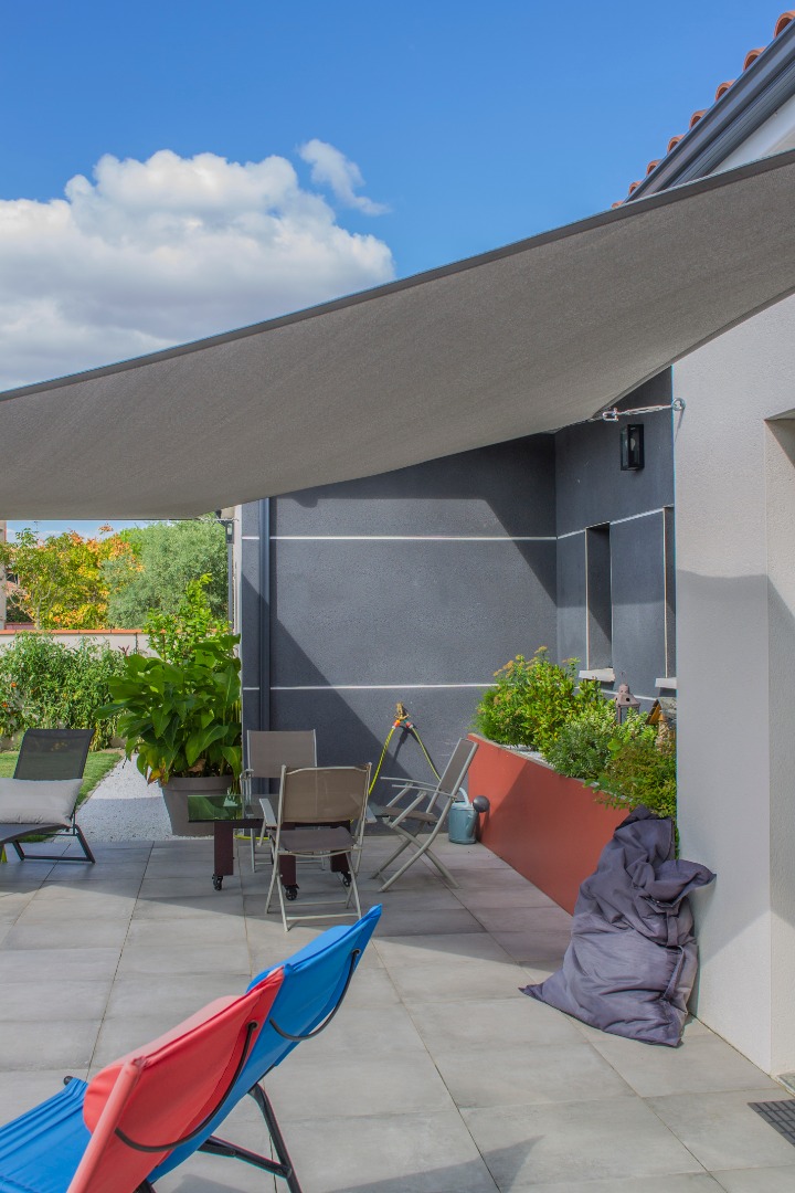 Espace salon ombragé