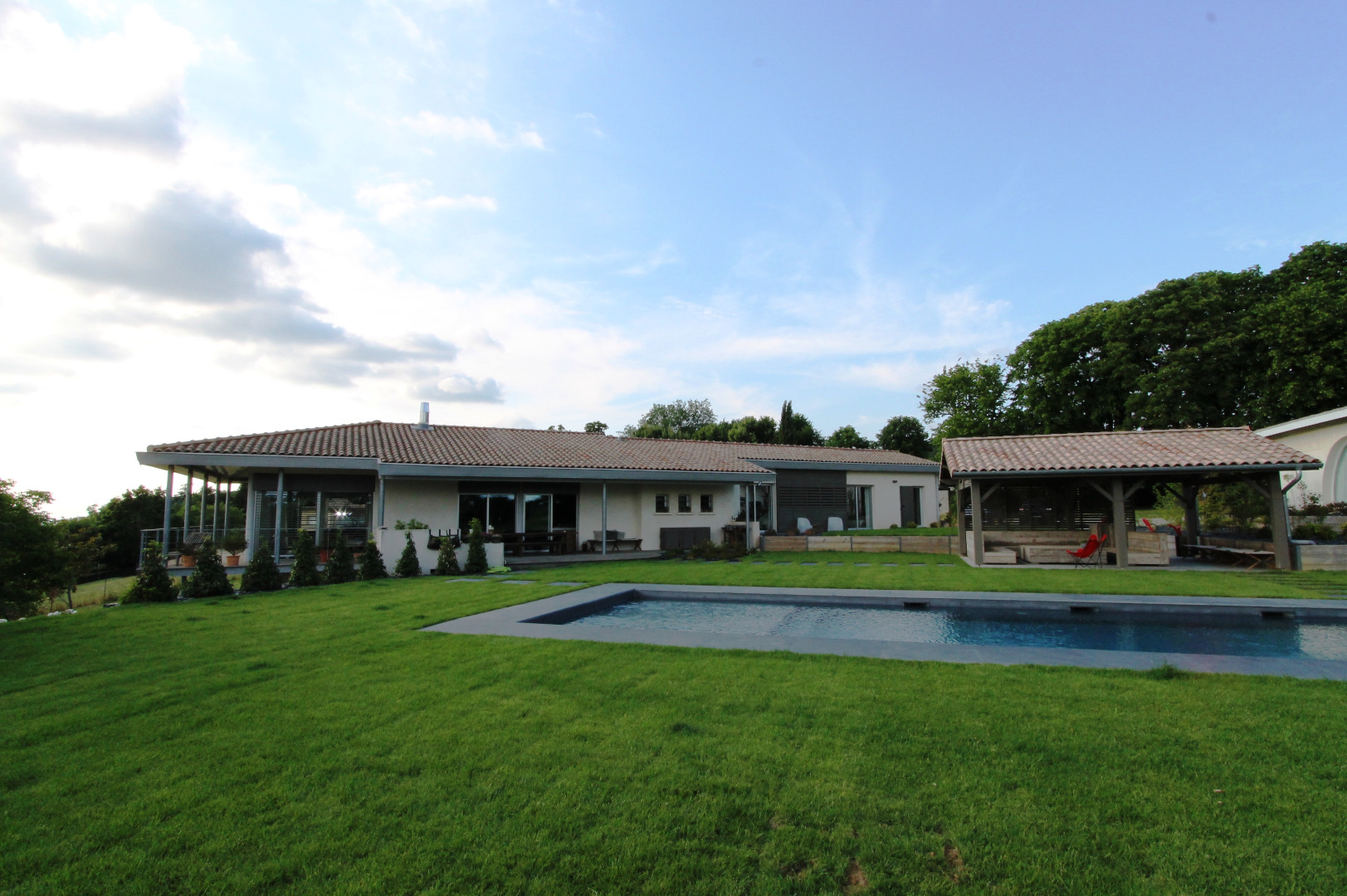 Piscine couloir de nage