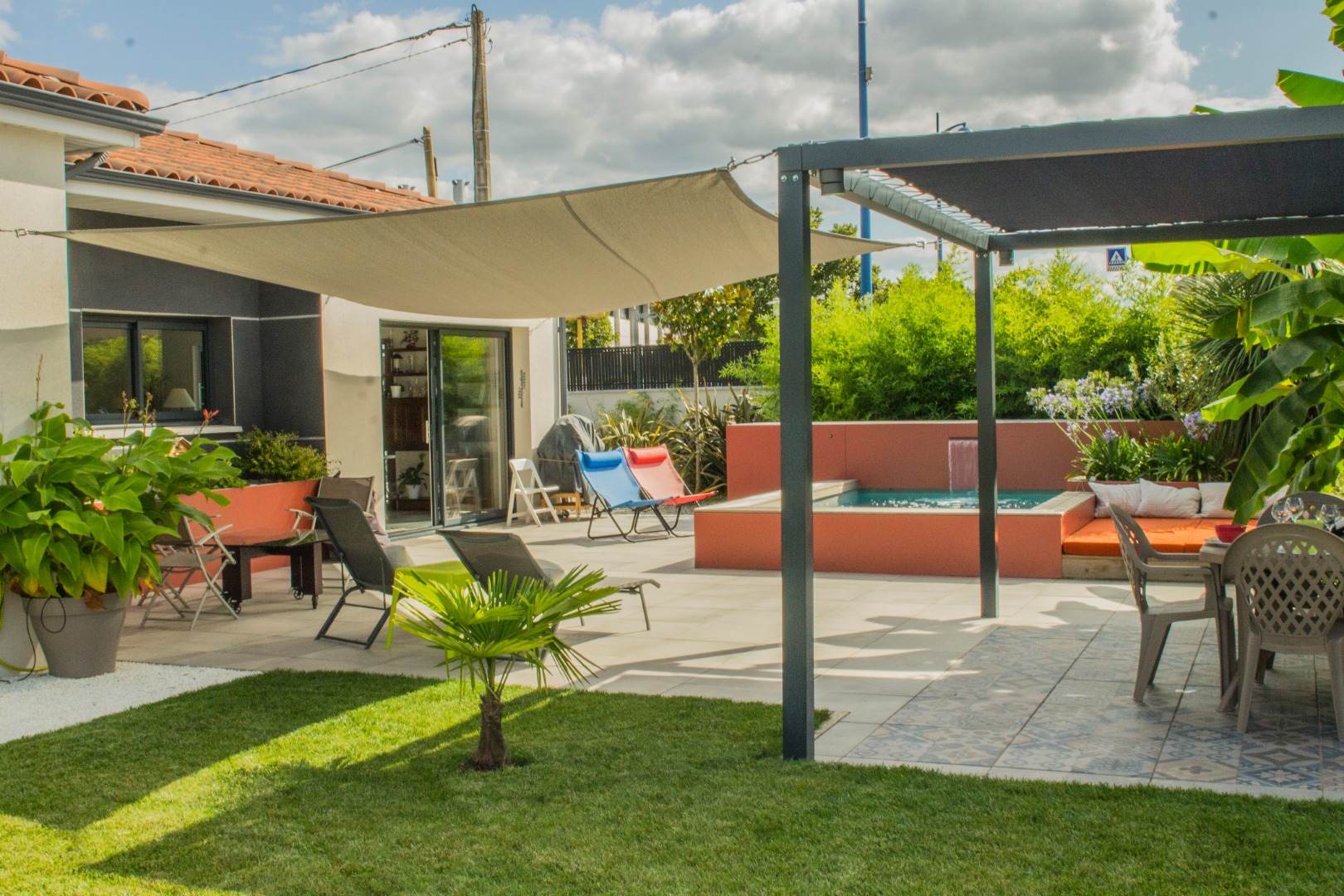 Mise en place de gazon en plaque