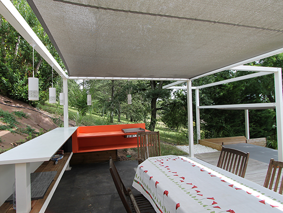 L&rsquo;espace repas avec plancha