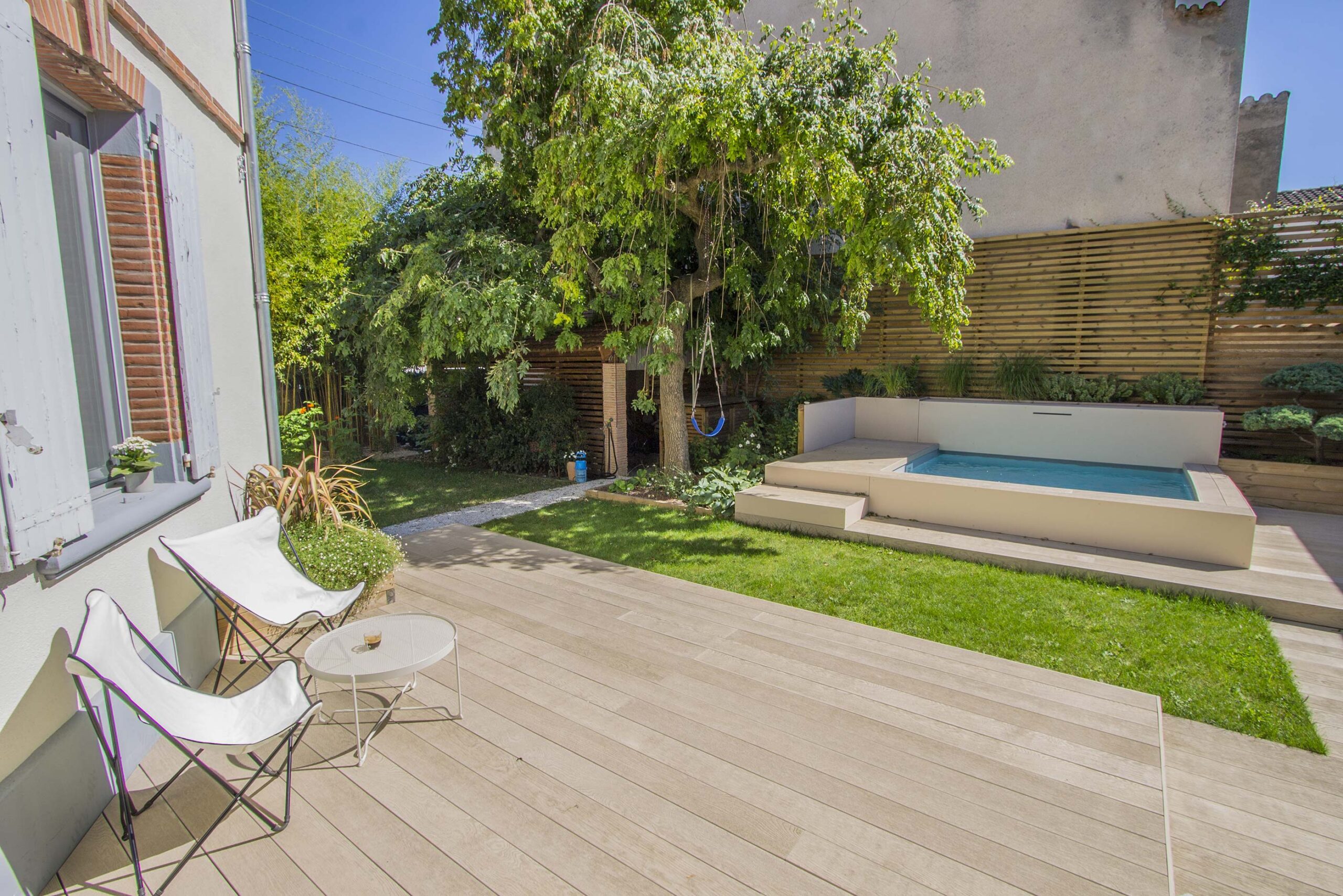 Espace piscine avec terrasse en lames Ansyears